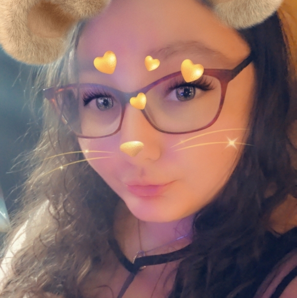 Meet your Posher, Jade - Picture 2 of 16